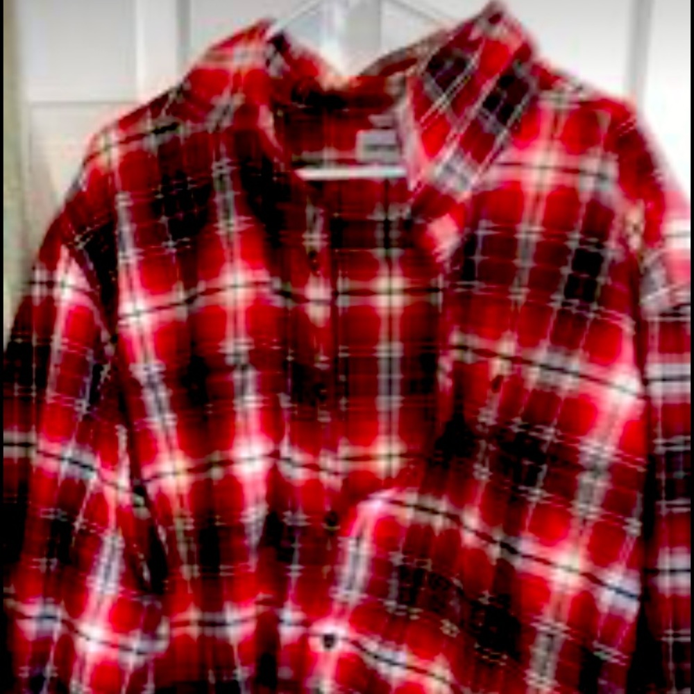 Red and Black Long Sleeve Carhartt 2XL shirt.